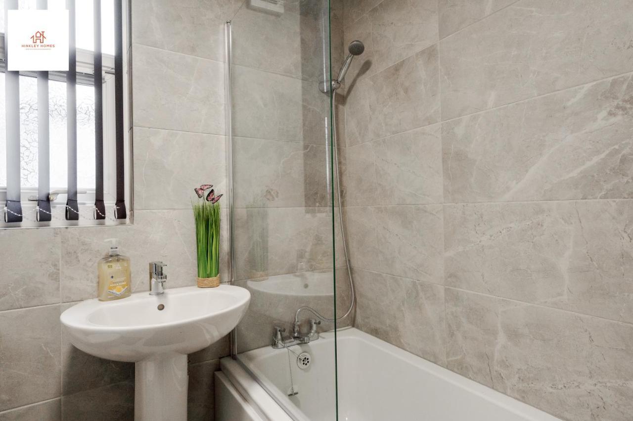 Immaculate 4 Bed In Liverpool By Hinkley Homes Short Lets & Serviced Accommodation Екстериор снимка